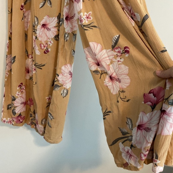 Floral Wide-Leg Pants with Tie Waist slit in side - Picture 2 of 4